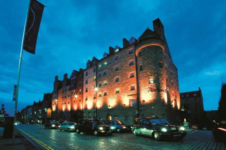 Discover the Best Hotels Near Edinburgh Centre for Comfort, Convenience, and City Exploration