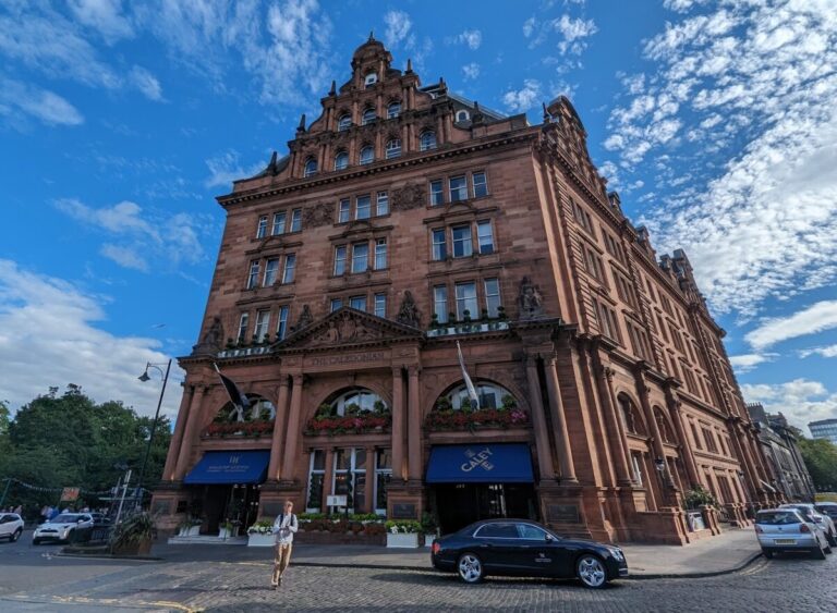 Edinburgh Hotels Near Me – Best Accommodation Options for Comfort, Location, and Convenience in Scotland’s Capital